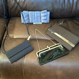 Lot of dressy clutch purses. Perfect for cruises!